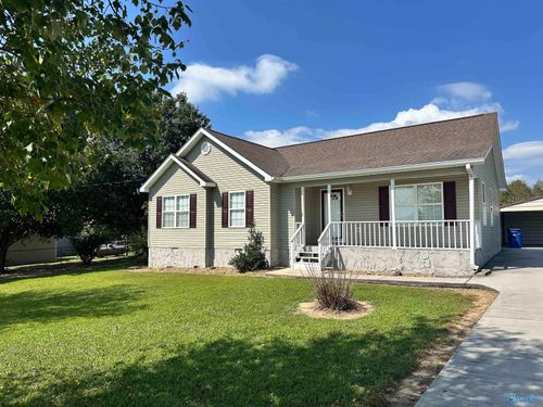 800 Scott Ave N, Rainsville, AL, 35986-3704 | Card Image