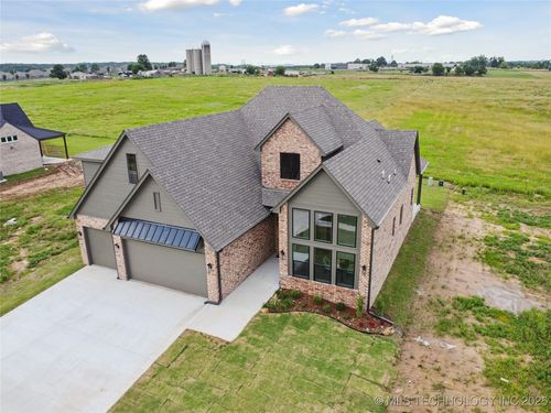 2509 E 134th St S, Bixby, OK, 74008-3692 | Card Image