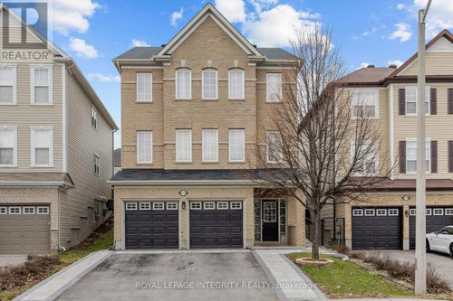 215 Huntsville Dr, Kanata, ON, K2T0C7 | Card Image