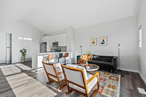 9-71 Lucas St Nw, Calgary, AB, T3P1S3 | Card Image