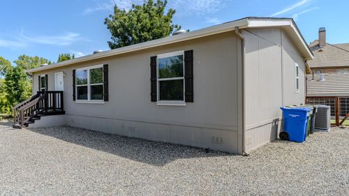1643 River Road, Modesto, CA, 95351 | Card Image