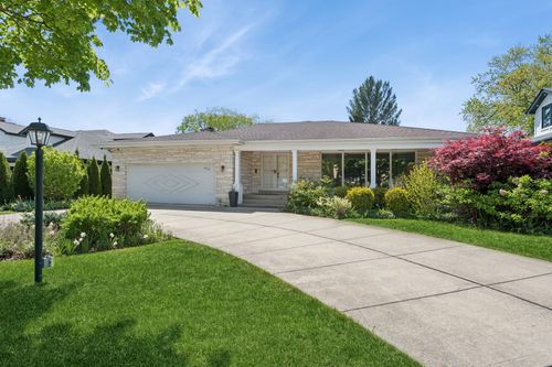 6734 N Navajo Ave, Lincolnwood, IL, 60712-3113 | Card Image