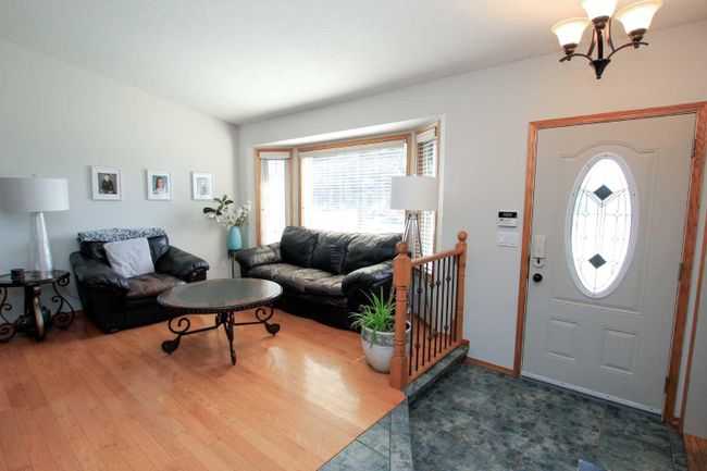 169 Dixon Crescent, Home with 4 bedrooms, 3 bathrooms and 4 parking in Red Deer AB | Image 3