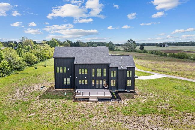 3318 S County Line Rd, House other with 4 bedrooms, 4 bathrooms and null parking in Johnstown OH | Image 93