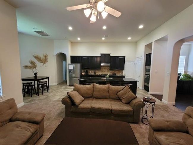 Living Room | Image 8