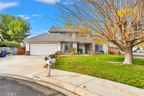 12734 Trotters Ln, Victorville, CA, 92392-6113 | Card Image