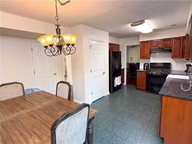 3875 Ivy Run Cir, House other with 4 bedrooms, 3 bathrooms and null parking in Duluth GA | Image 4