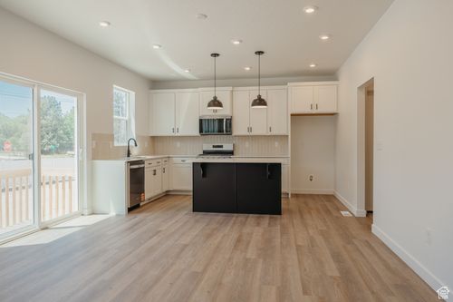 106-949 W Columbia Ct, Riverdale, UT, 84405-3702 | Card Image