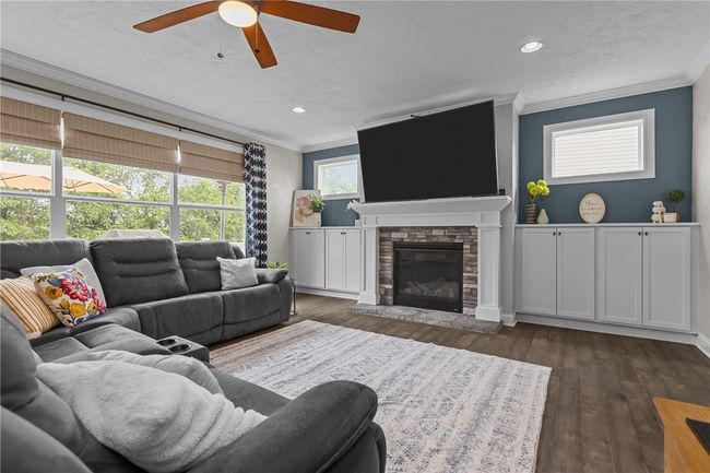 582 Forest Oaks Trl, House other with 4 bedrooms, 3 bathrooms and 2 parking in North Huntingdon PA | Image 7