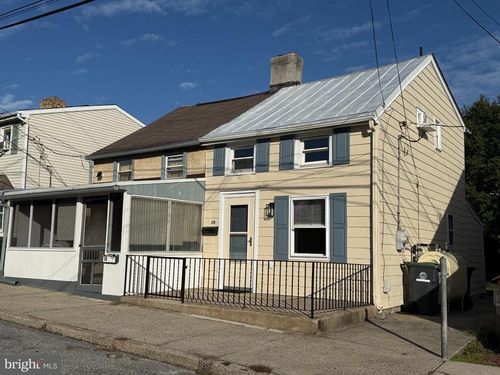 20 Walnut St, PHOENIXVILLE, PA, 19460-3542 | Card Image