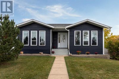 6520 49 Ave, House other with 5 bedrooms, 3 bathrooms and 4 parking in Camrose AB | Image 1