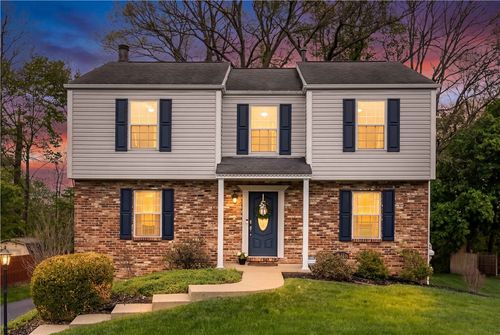570 Bruton Dr, Gibsonia, PA, 15044-9569 | Card Image
