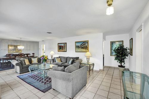 8521 Sw 86th Ct, Miami, FL, 33143 | Card Image