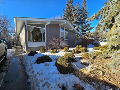 531 Scott St, Weyburn, SK, S4H1T2 | Card Image