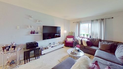 38-9 Weld St, Framingham, MA, 01702-7436 | Card Image