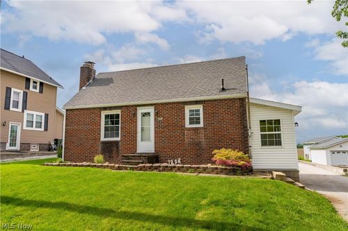 11727 Easton Street Ne, Alliance, OH, 44601 | Card Image