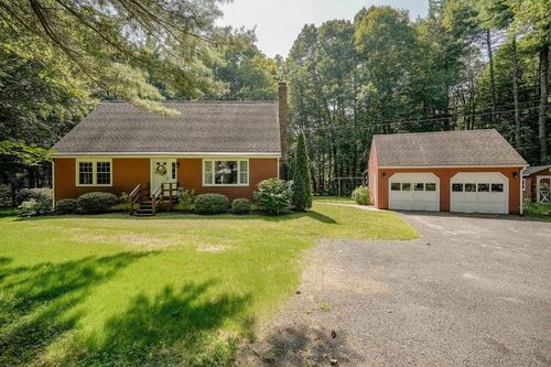 128 Barton Ave, Belchertown, MA, 01007-9459 | Card Image