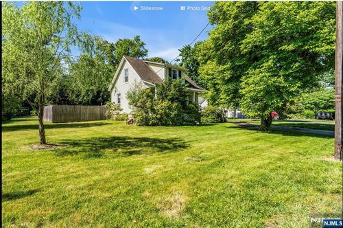 210 Franklin Ave, Wyckoff, NJ, 07481-2811 | Card Image