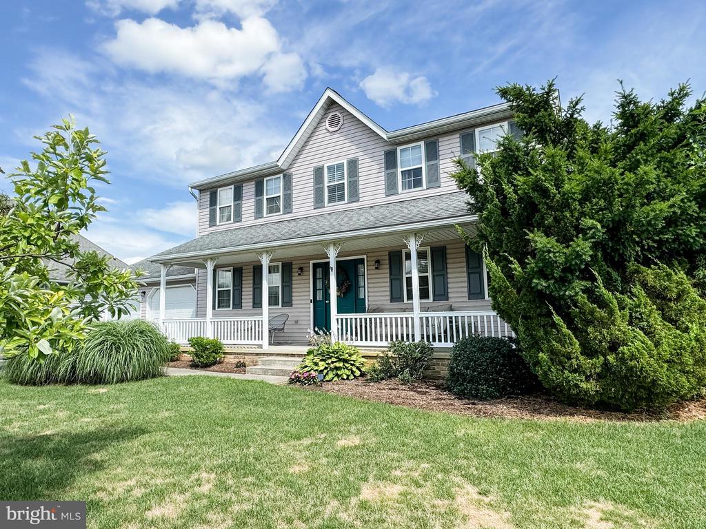 Windsock Way, New Holland, PA 17557