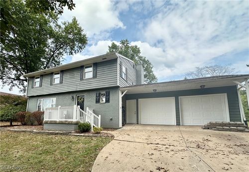 21 Cherry Hills Dr, Belpre, OH, 45714-9759 | Card Image