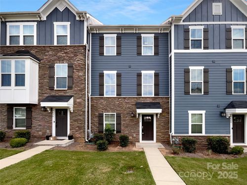 10632 Overlook Mountain Dr, Charlotte, NC, 28216-7813 | Card Image