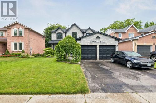 693 Barnes Cres, Oshawa, ON, L1J8K2 | Card Image