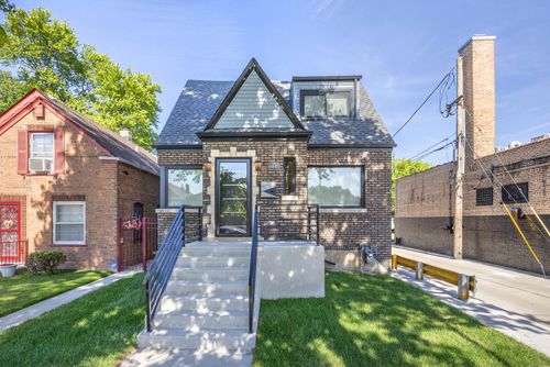 8645 S Bennett Ave, Chicago, IL, 60617-2949 | Card Image