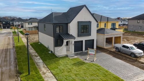 {{alt}} | Card Image