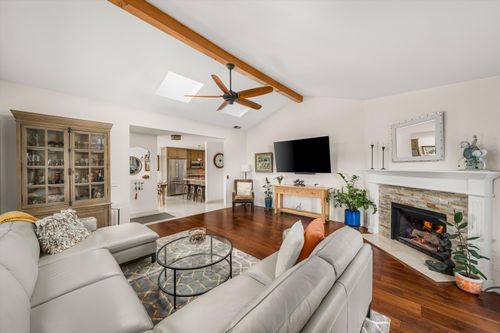 c8-521 E Anapamu St, SANTA BARBARA, CA, 93103-2363 | Card Image