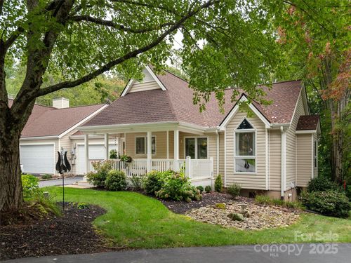 210 Black Oak Ln, Hendersonville, NC, 28791-1201 | Card Image