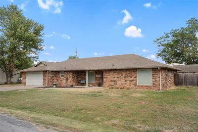 238 Meadowlark Place, House other with 3 bedrooms, 2 bathrooms and null parking in Bartlesville OK | Image 2