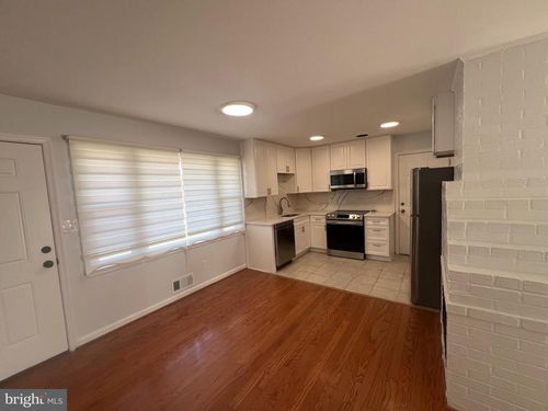 13209 Thornton Dr, GAINESVILLE, VA, 20155-1301 | Card Image
