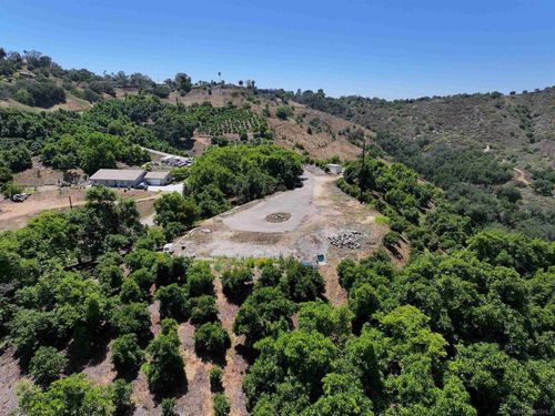 2682 Canyon Crest Dr, Escondido, CA, 92027-4909 | Card Image