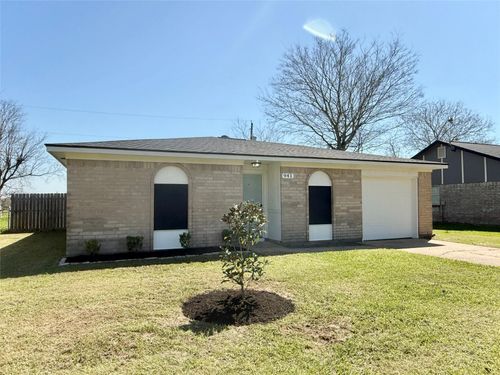 941 S Walker St, Angleton, TX, 77515-4807 | Card Image