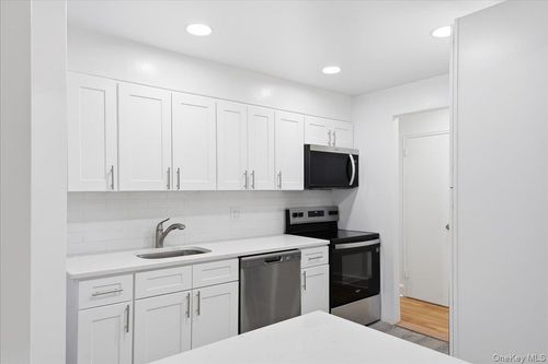 apt-3i-3840 Greystone Ave, Bronx, NY, 10463-1907 | Card Image