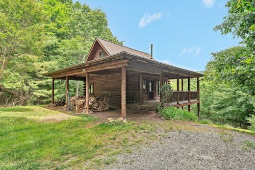 8536 Starlight Ln, Boones Mill, VA, 24065-1912 | Card Image