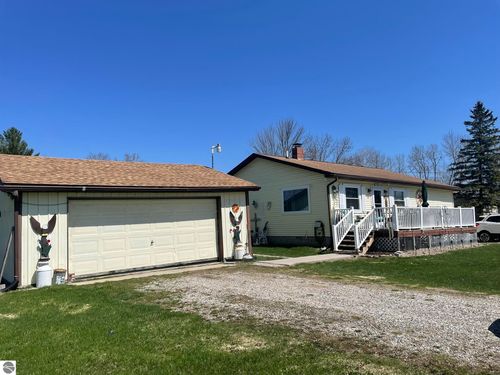 3557 Coveview, Lupton, MI, 48635-9304 | Card Image