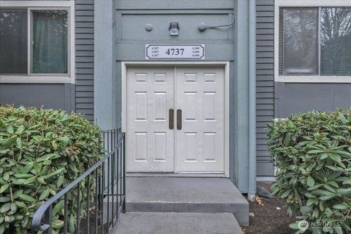 apt-a108-4737 W Lake Sammamish Pkwy Se, Issaquah, WA, 98027-9300 | Card Image