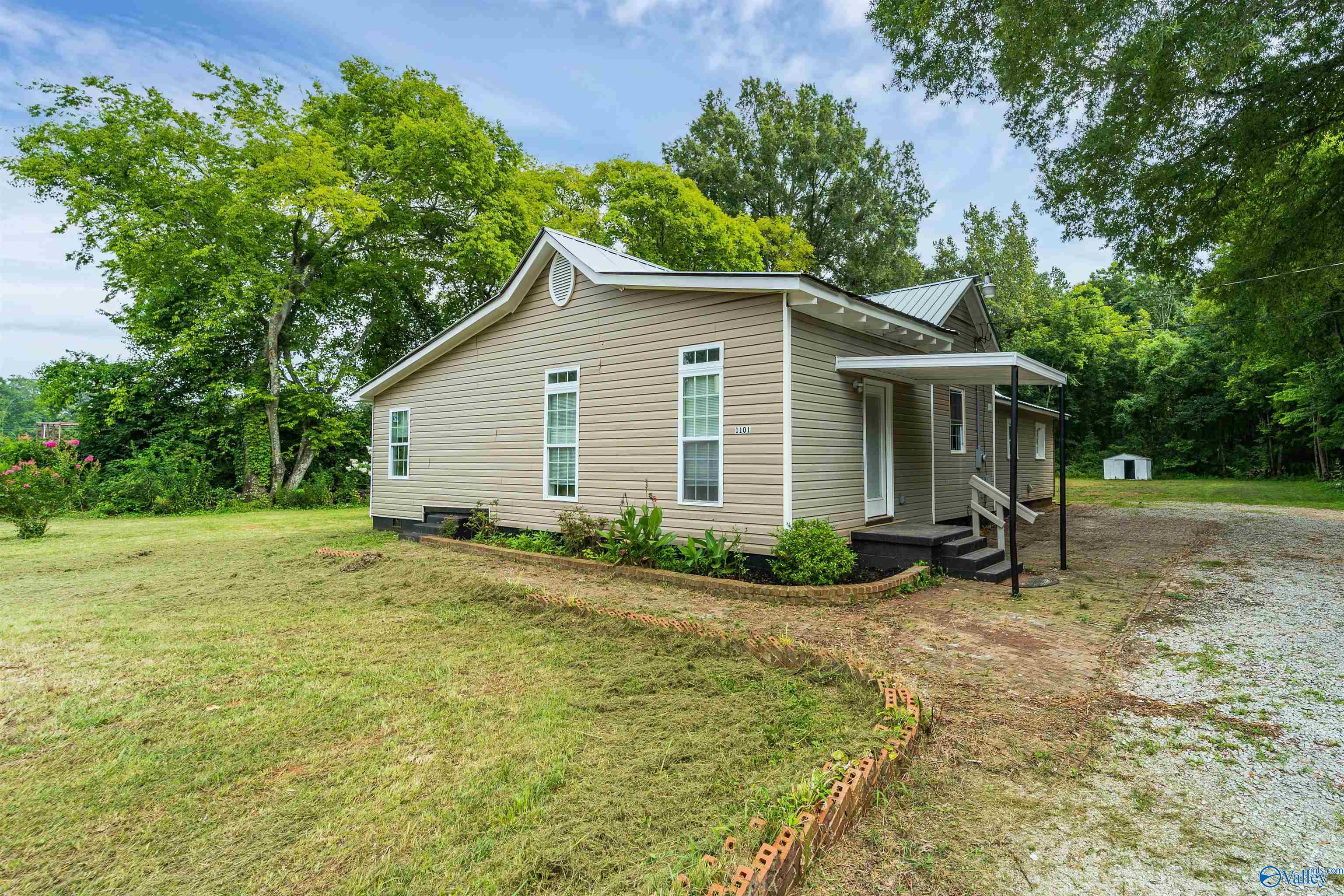 2nd St, Decatur, AL 35601