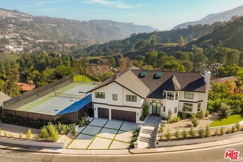 17609 Camino De Yatasto, Pacific Palisades, CA, 90272-2015 | Card Image