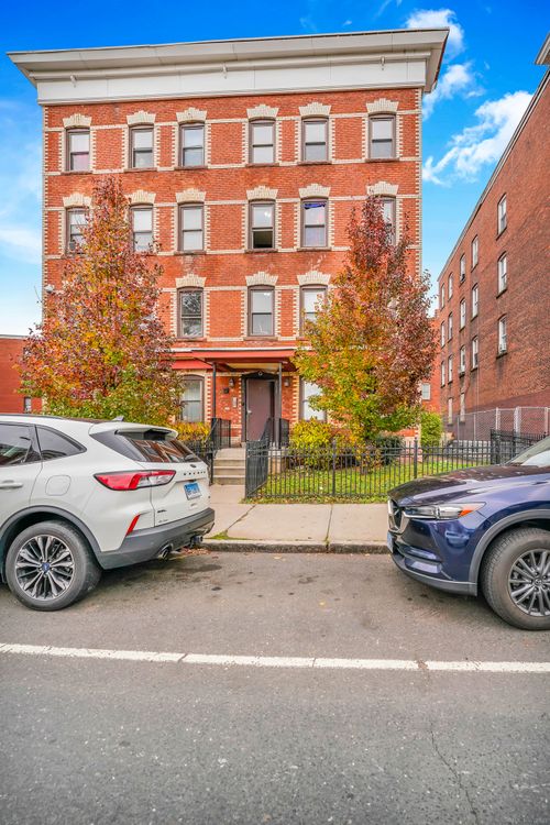 4s-1004 Broad St, Hartford, CT, 06106-2374 | Card Image