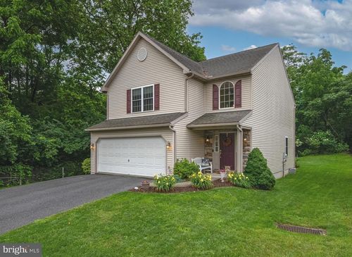 1905 Reading Blvd, WEST LAWN, PA, 19609-2206 | Card Image
