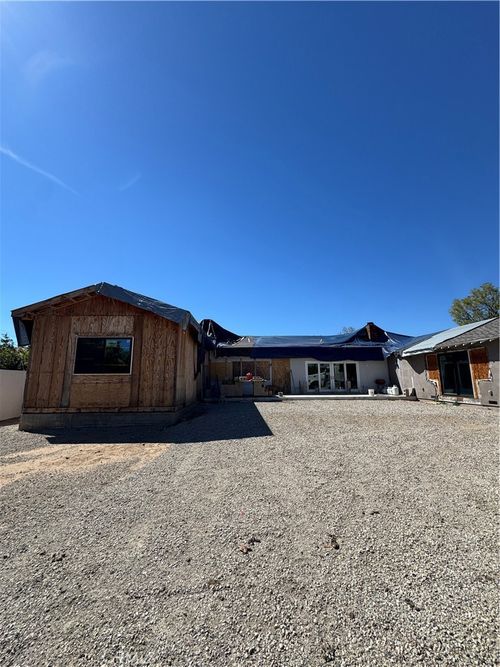 9312 Lasaine Ave, Northridge, CA, 91325-4435 | Card Image