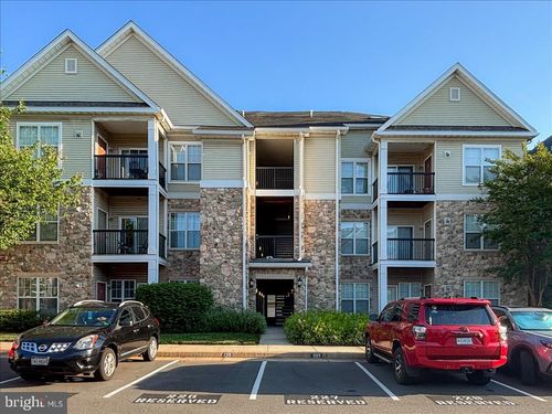 c-13359 Connor Dr, CENTREVILLE, VA, 20120-3052 | Card Image