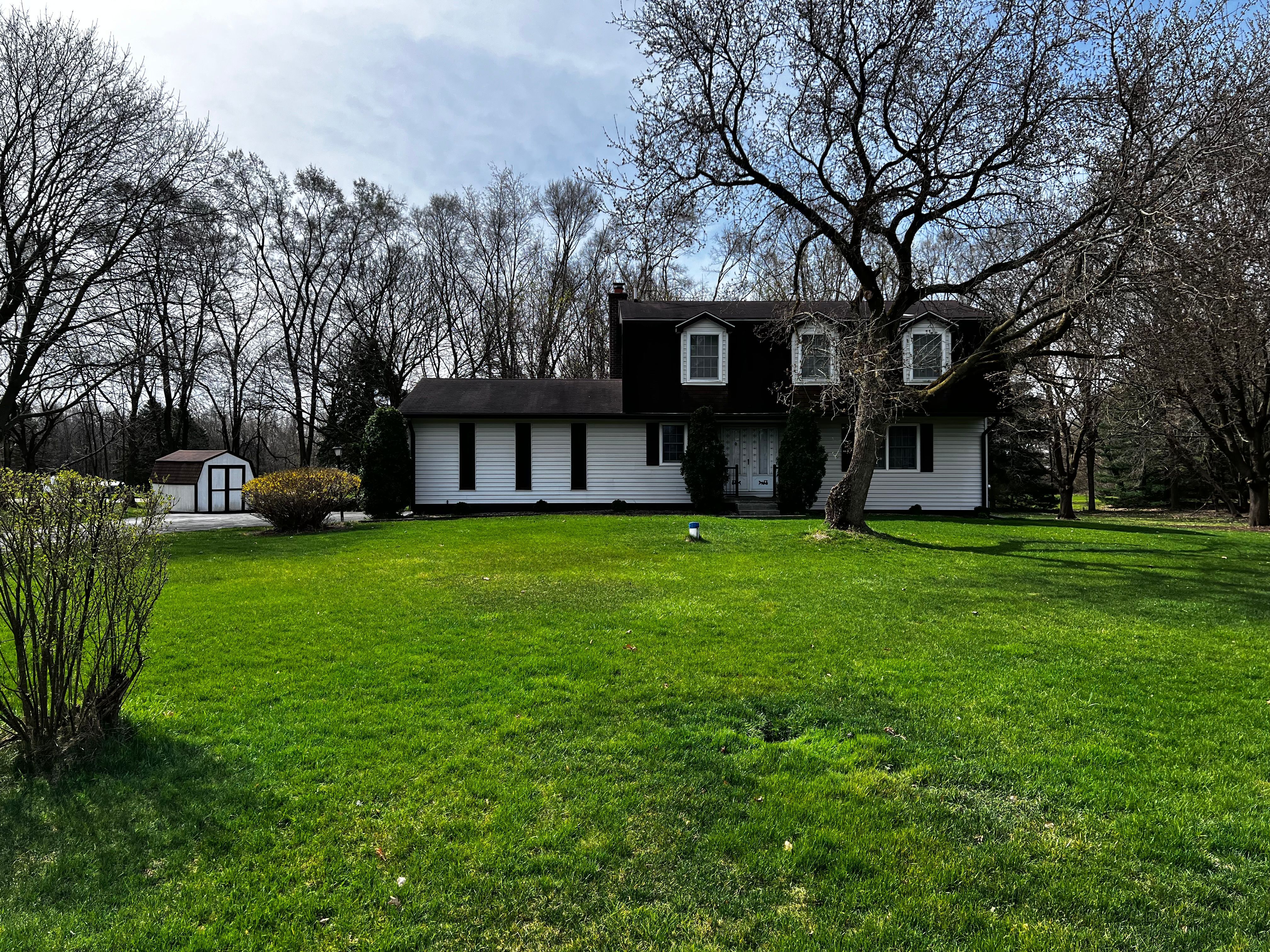 Deer Creek Dr, South Lyon, MI 48178