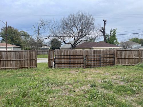 802 Fair St, Houston, TX, 77088-6314 | Card Image