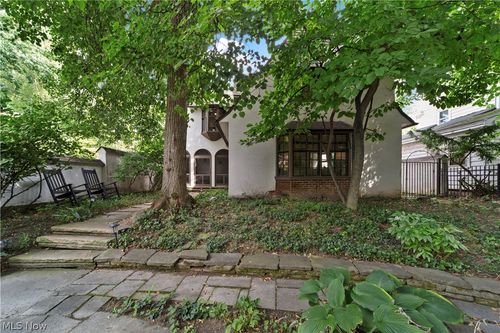 12655 Cedar Rd, Cleveland Heights, OH, 44106-3332 | Card Image