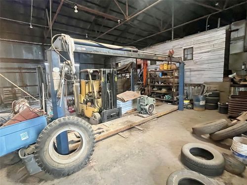 310 E Dewey Ave, Blackwell, OK, 74631-2225 | Card Image