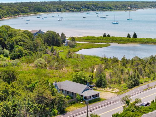 32 Beach Rd, Vineyard Haven, MA, 02568-2601 | Card Image