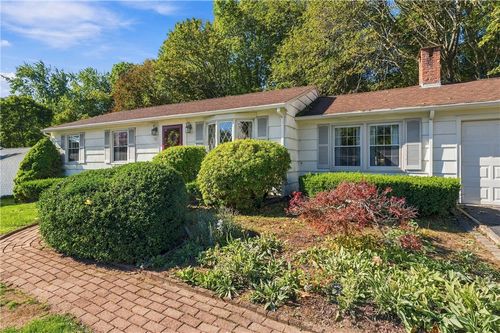 100 Sleepy Hollow Dr, Cumberland, RI, 02864-3240 | Card Image
